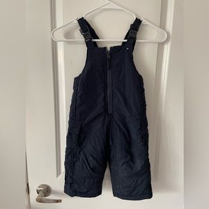 Tommy Hilfiger snow pants. Boys 18 months. Great condition.
